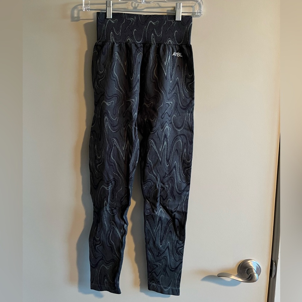 AYBL Black & Charcoal Marble Seamless Leggings – High-Waisted Gym Leggings